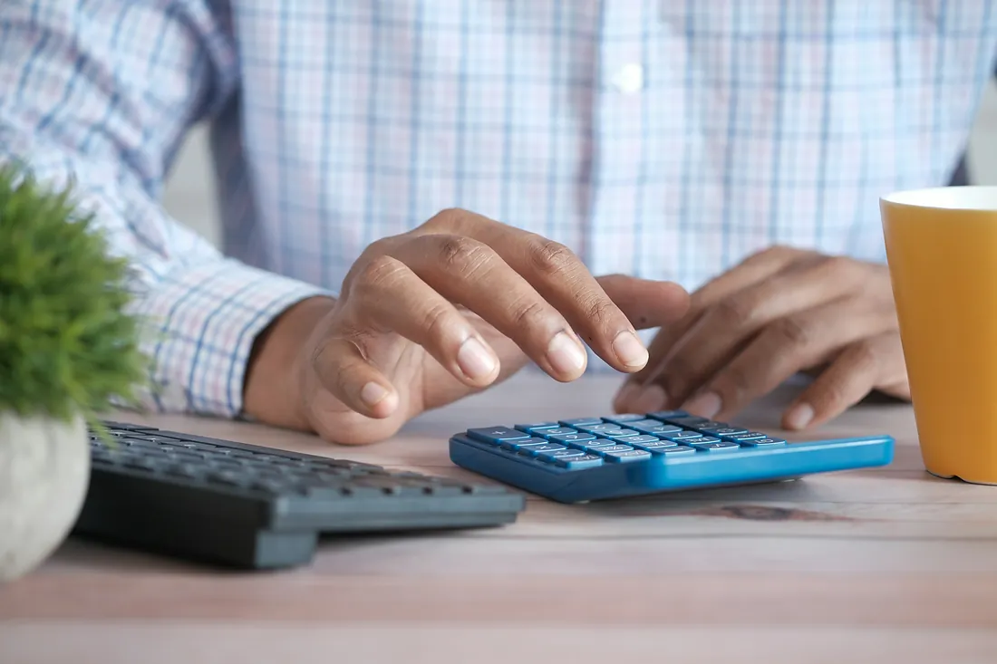 Persoana care calculeaza la birou - drept fiscal ANAF
